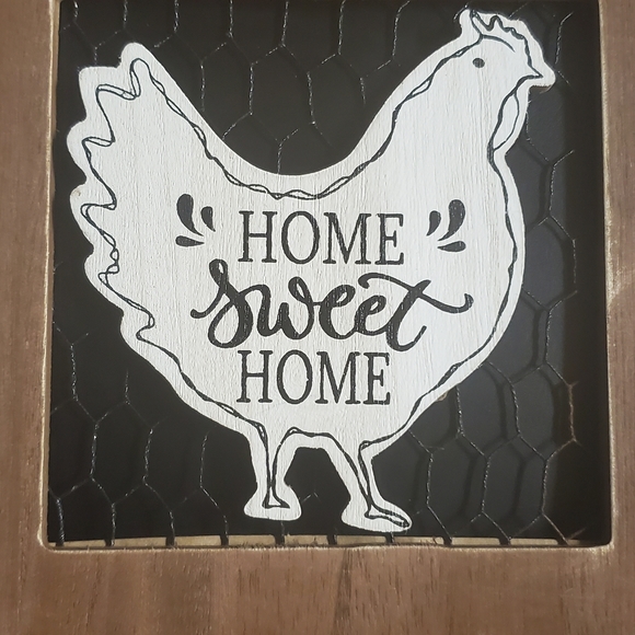 Home Sweet Home Wooden Plaque with Chicken and Chicken Wire - Picture 4 of 7